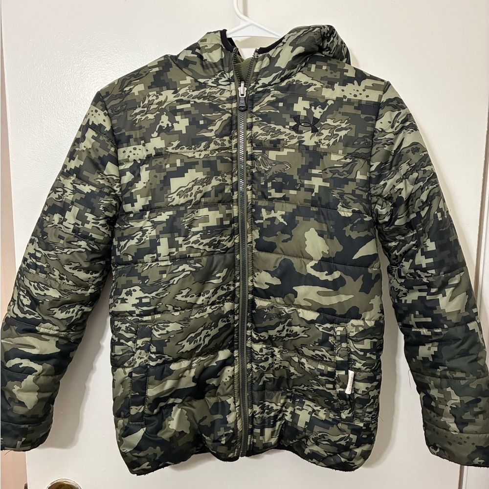 Under Armour Kids Camouflage Puffer reversible Jacket - Green and Black size YMD